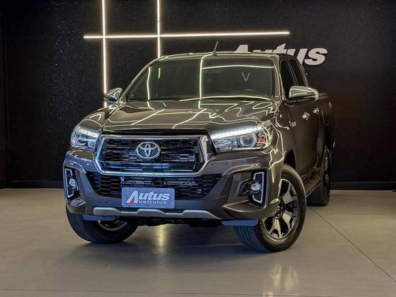 TOYOTA HILUX 2.8 SRX 4X4 CD 16V DIESEL 4P AUTOMÁTICO TOYOTA HILUX 2.8 SRX 4X4 CD 16V DIESEL 4P AUTOMÁTICO